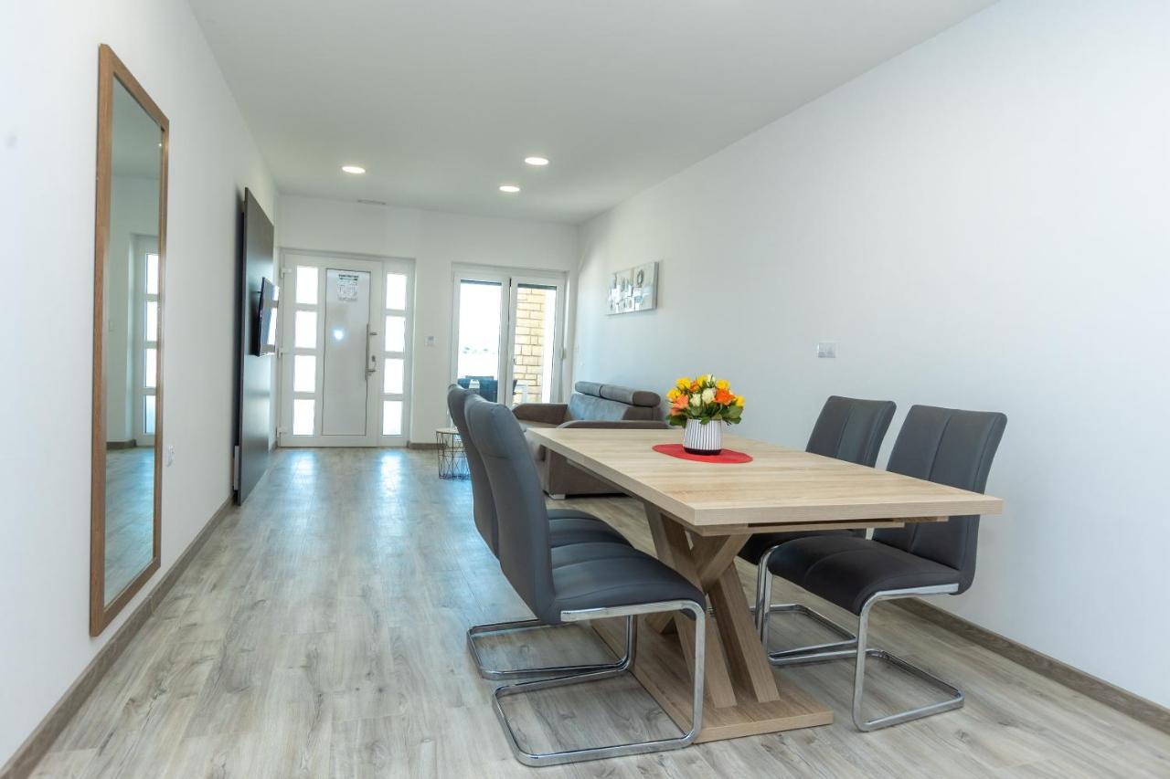Apartments Maris Sveti Filip i Jakov Luaran gambar