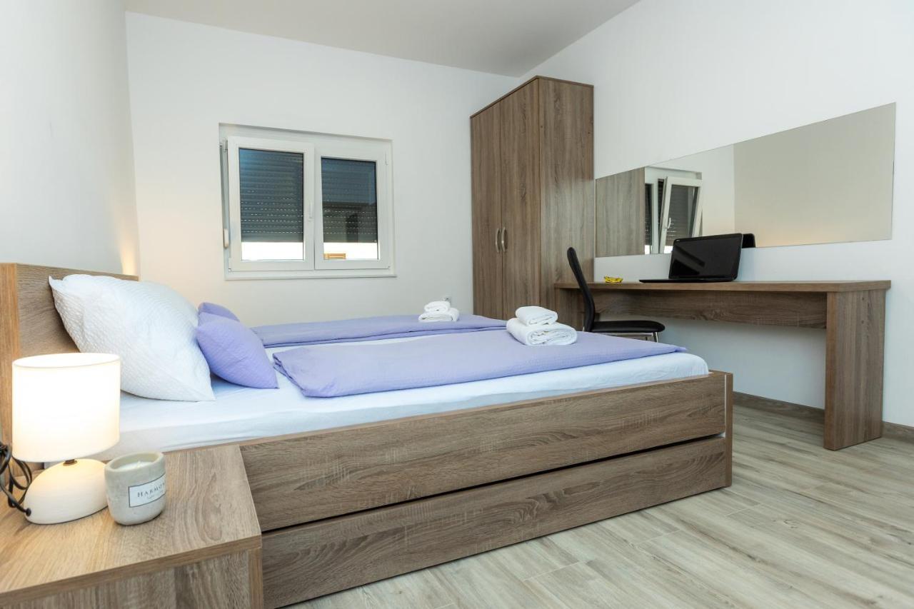 Apartments Maris Sveti Filip i Jakov Luaran gambar
